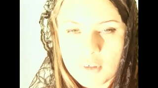 רוח של עמית נתפסת שלו המוח הגיע redhaired זונה עם ציצים מסויד אחרי haedcore יחסי מין עם שלושה חברים כדי להזכיר לה את החוב שלה