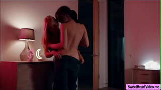 MILF Sarah Vandella schliisslech pussy lecken mat Liv Wild