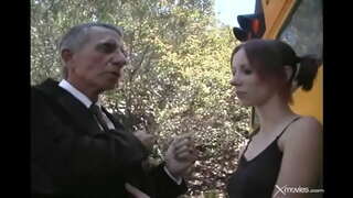 בחורה מקסימה והרפתקנית אנאלי, מציצה