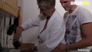 REIFE SWINGER - #Erna - Cornea Big Culo Cougar Salta Sul Cazzo E Soffia il Suo Uomo