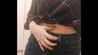 Үлкен сиськи Қыздар Сезімдік Ойнайды Писькой Дәретханадағы Саяхат кезінде