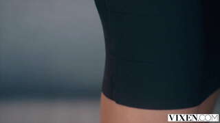 МЕГЕРА Нахальная красотка соблазняет белсенділік танытуда МЕГЕРА Нахальная красотка соблазняет белсенділік танытуда