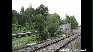 Almaeneg hariy amatur go iawn pissing Cyhoeddus