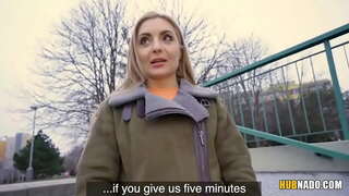 Caty Cusanu yn FakeHub